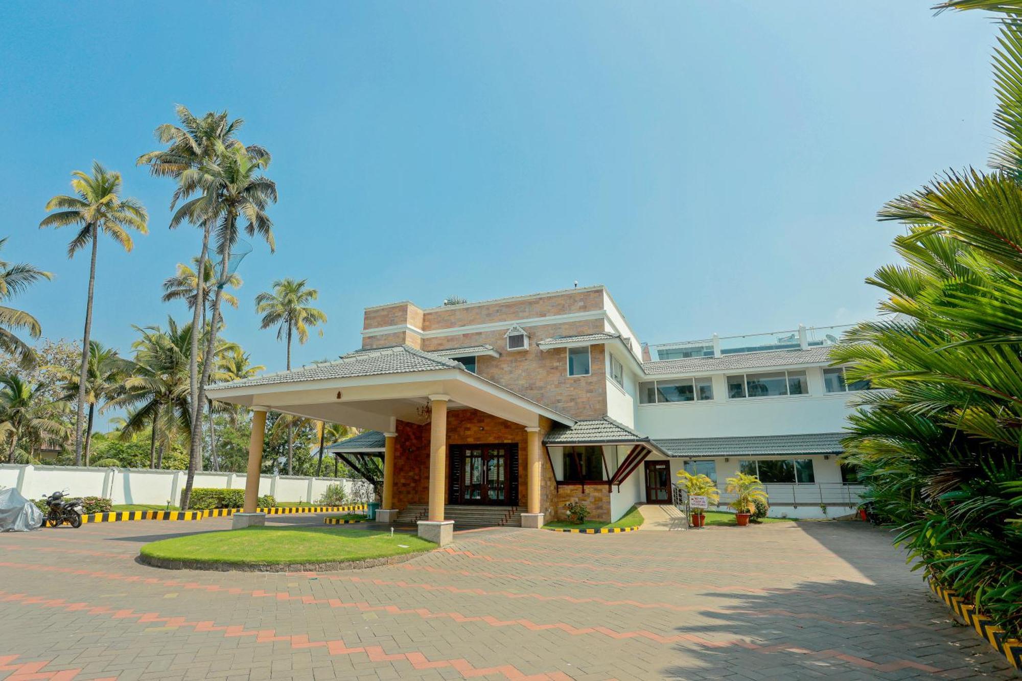 Blue Waters Cherai Cherai Beach Exterior photo