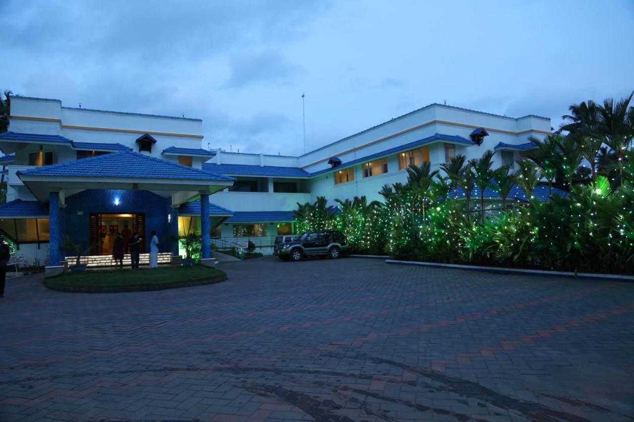 Blue Waters Cherai Cherai Beach Exterior photo
