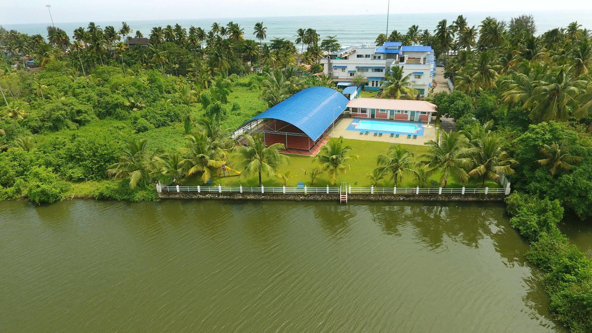 Blue Waters Cherai Cherai Beach Exterior photo
